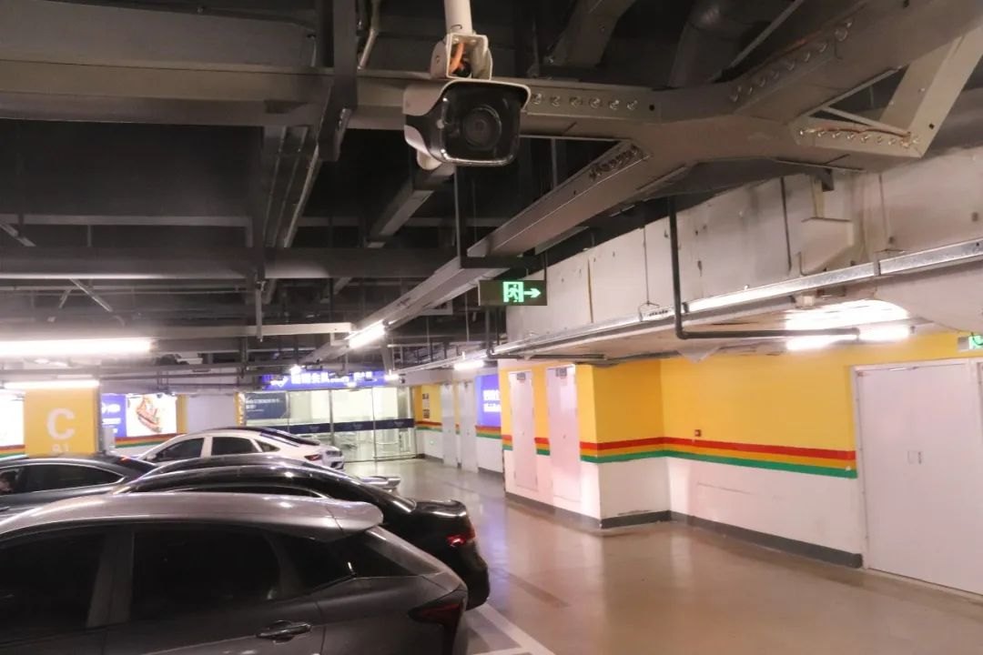地下停车场监控 · 真实施工现场实拍
